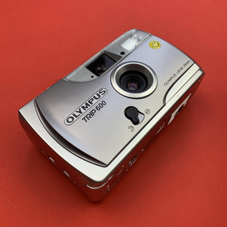 Aparat analogowy Olympus Trip 600