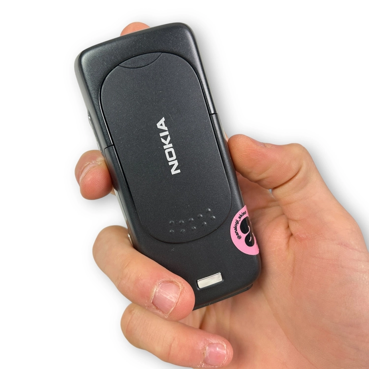 Telefon retro Nokia RM-133 N73-1