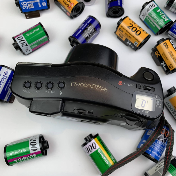 Aparat analogowy Fuji FZ-2000 zoom