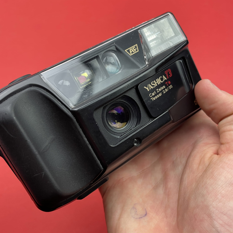 Aparat analogowy Yashica T3