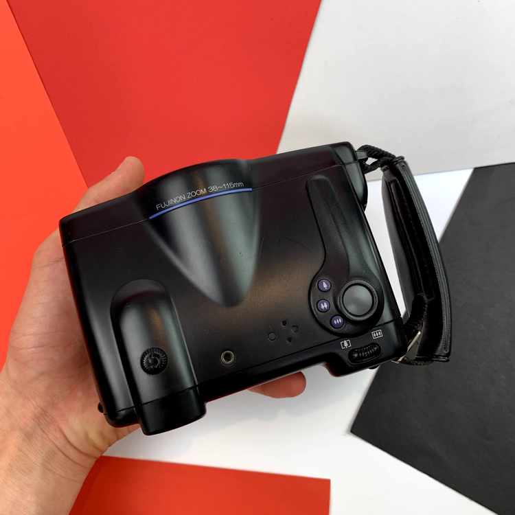 Fuji FZ-3000 zoom date