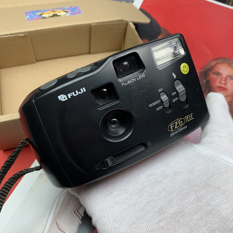 Zestaw z aparatem analogowym Fuji Fz-6 Tele