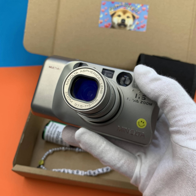 Zestaw z aparatem Minolta Riva Zoom 115