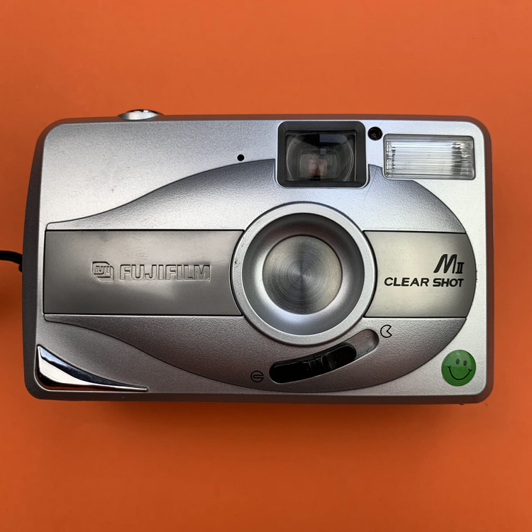 Aparat analogowy Fujifilm Clearshot M II 2