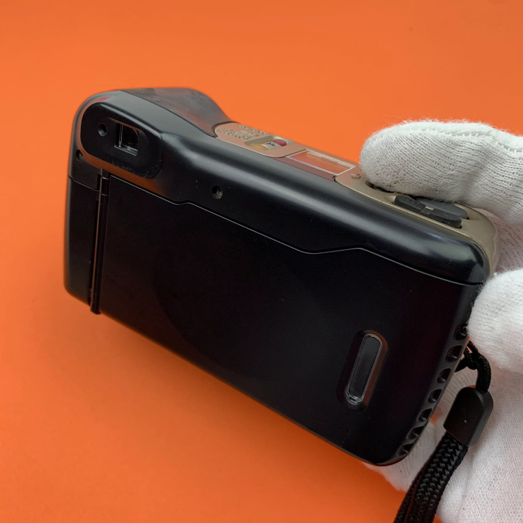 Aparat analogowy Exacta Macro 70 af