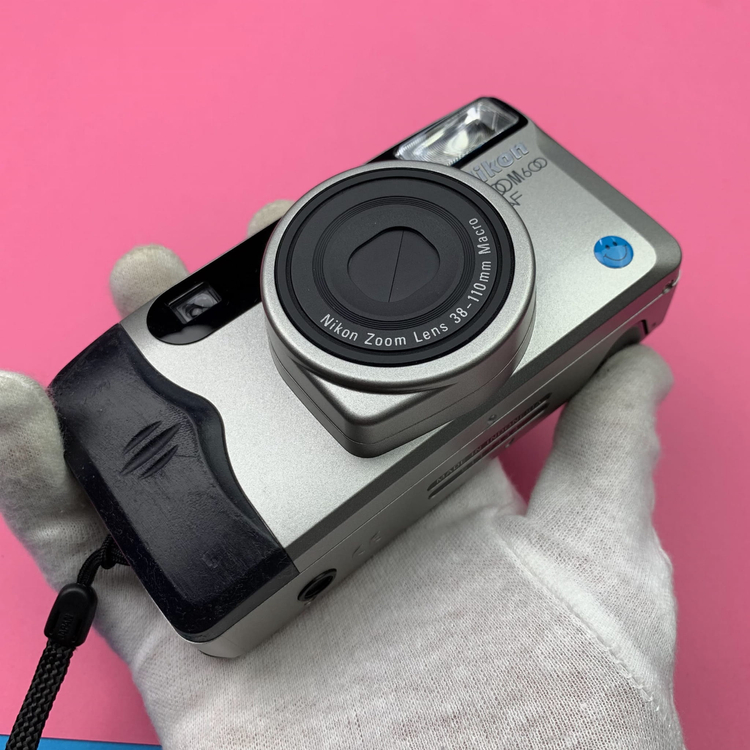 Aparat analogowy Nikon Zoom 600AF