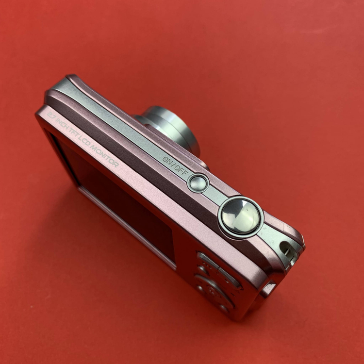 Aparat cyfrowy Traveler SW12