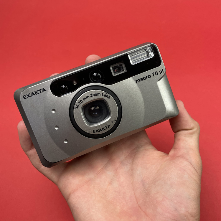 Aparat analogowy Exacta Macro 70 af