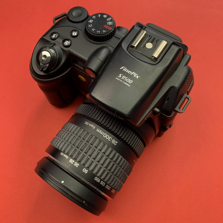 Aparat cyfrowy Fujifilm Finepix S9500
