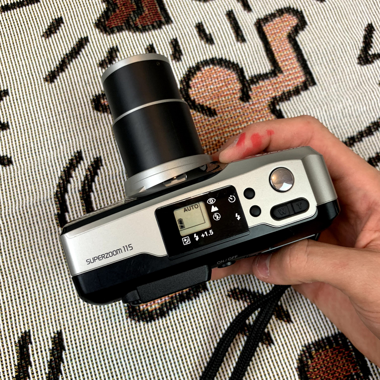 Olympus superzoom 115